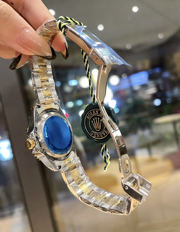 ブランド時計側面デザイン